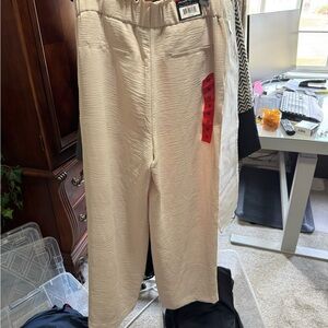 Hilary Radley Cream Capris Wide-Leg Pants